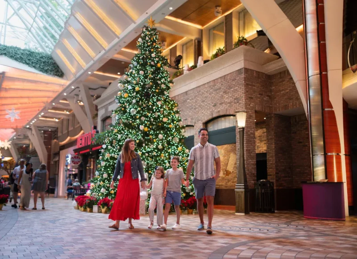 https://media.leisurecom.com/cruise/image-2024-11-18-12-18-15.webp